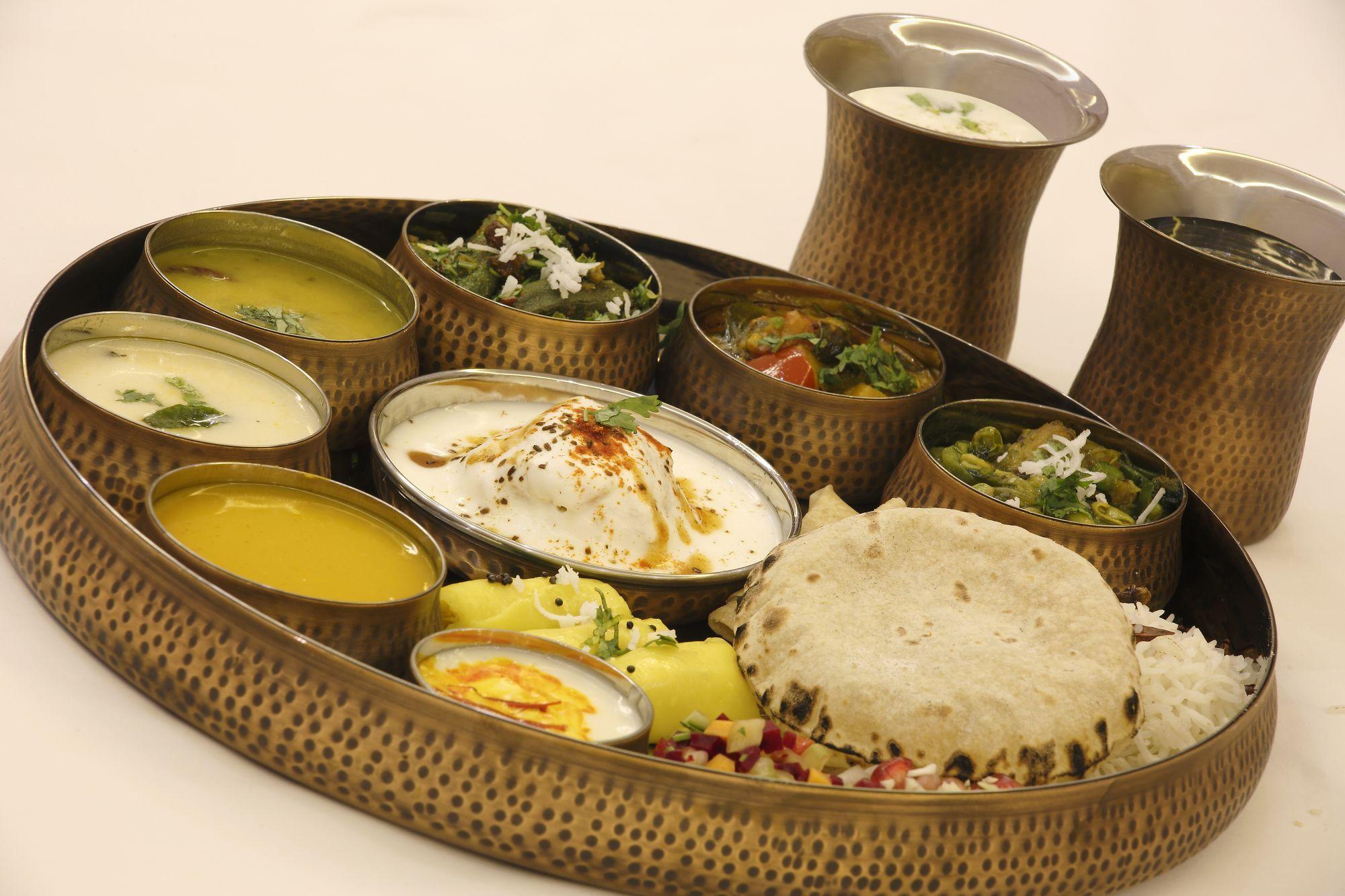 Grand Mercure Vadodara Surya Palace Εξωτερικό φωτογραφία