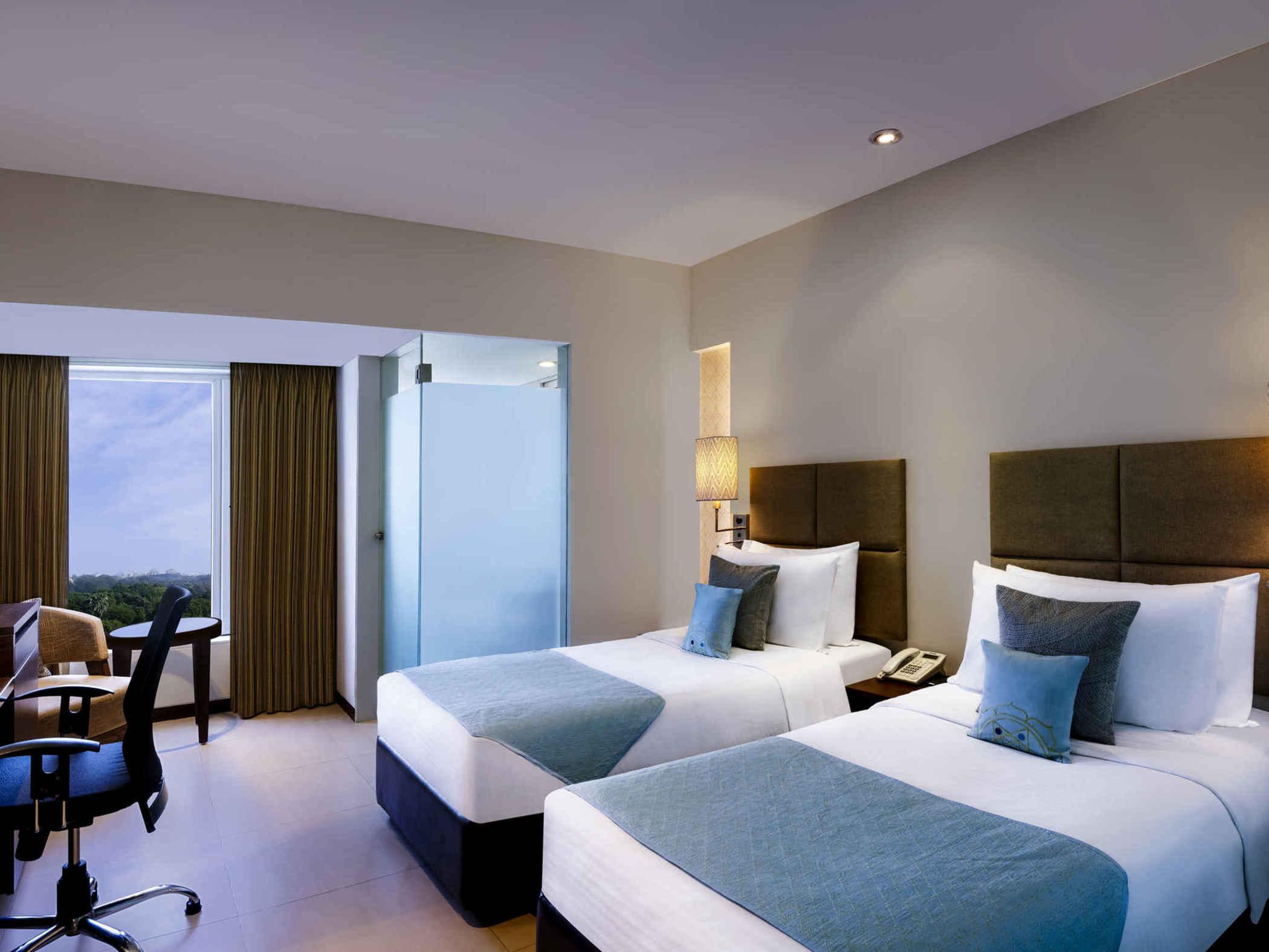 Grand Mercure Vadodara Surya Palace Εξωτερικό φωτογραφία