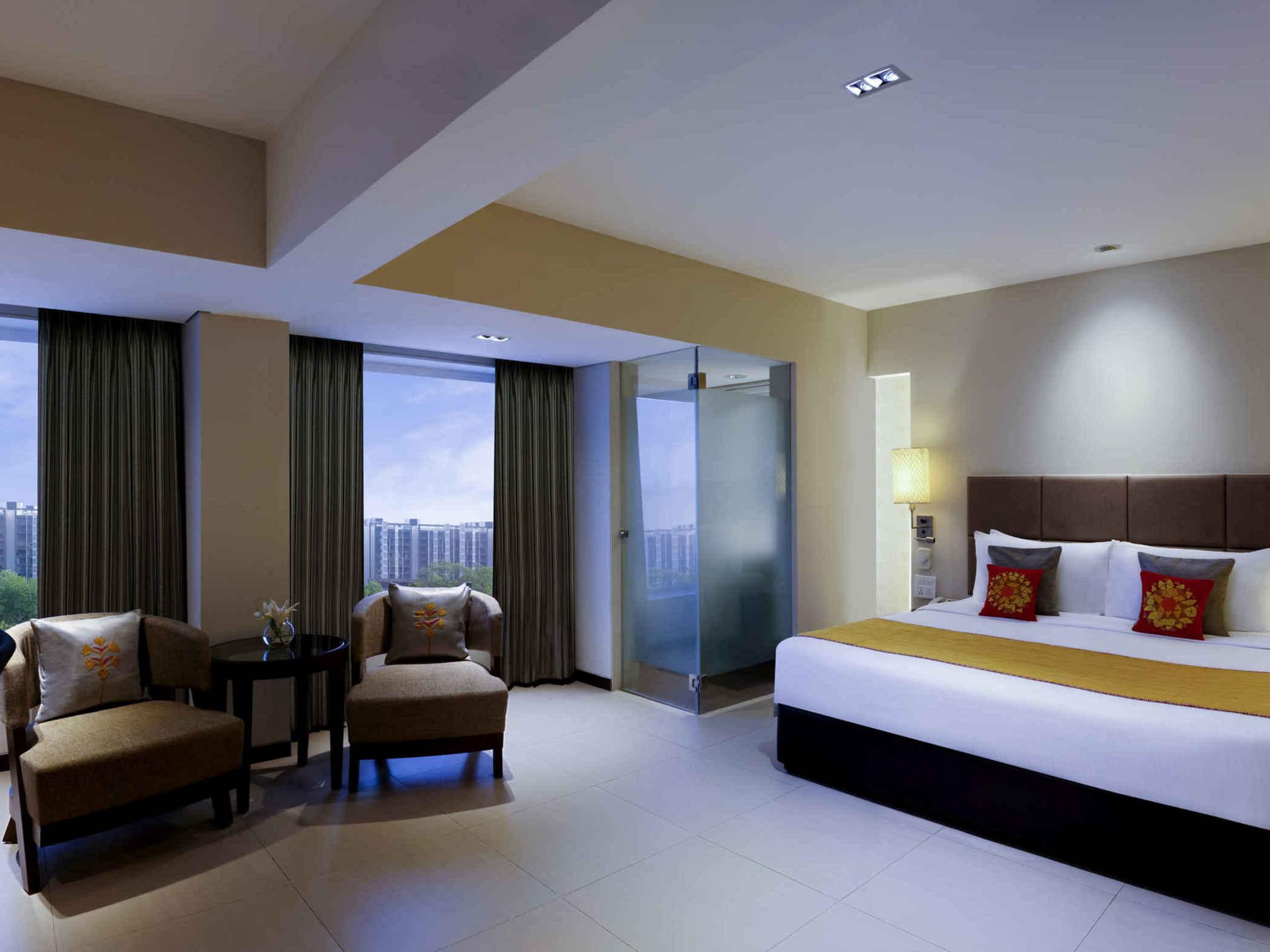 Grand Mercure Vadodara Surya Palace Εξωτερικό φωτογραφία