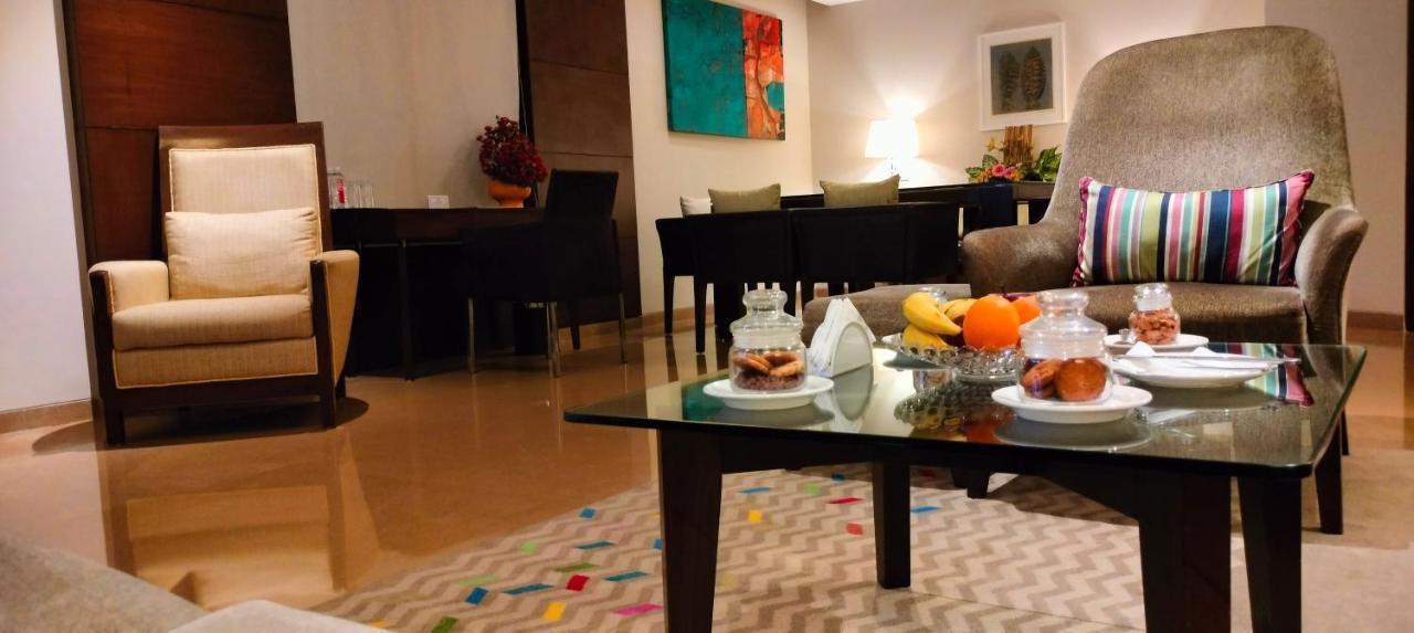 Grand Mercure Vadodara Surya Palace Εξωτερικό φωτογραφία