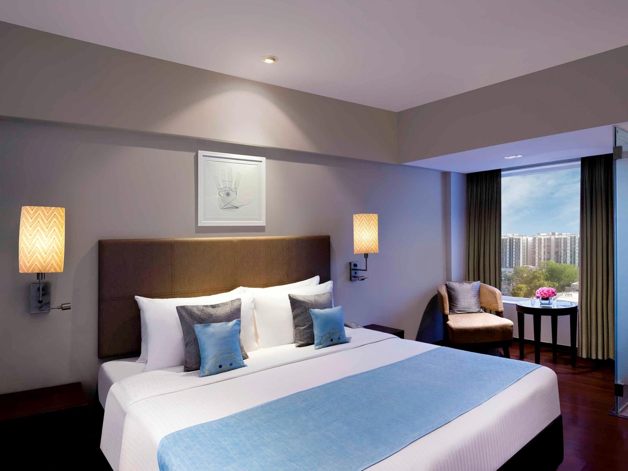 Grand Mercure Vadodara Surya Palace Εξωτερικό φωτογραφία