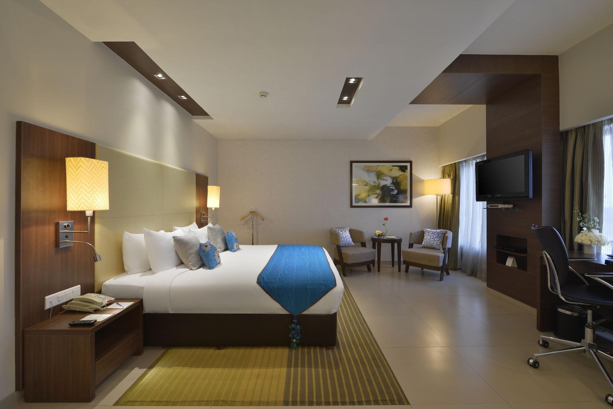 Grand Mercure Vadodara Surya Palace Εξωτερικό φωτογραφία