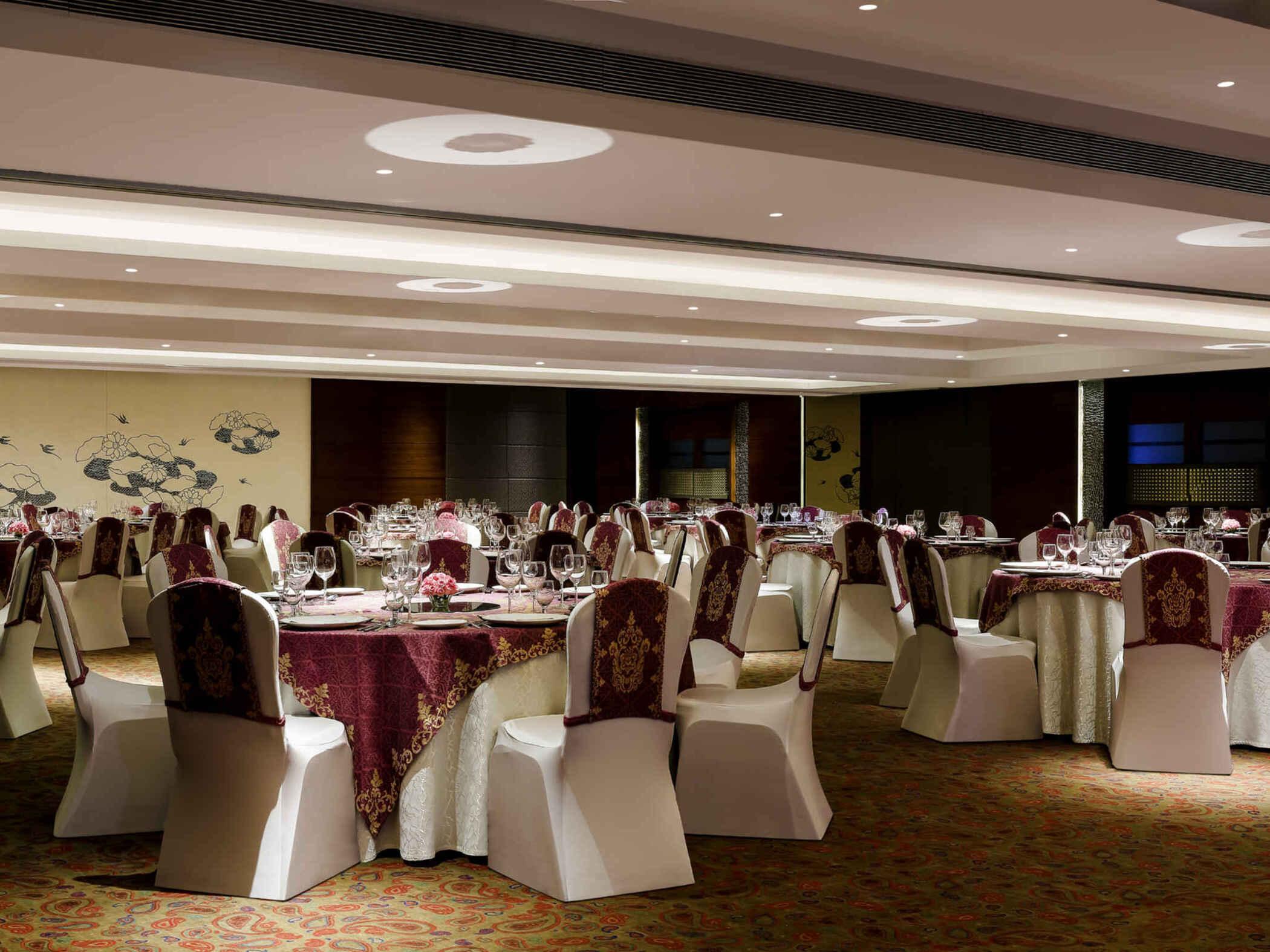 Grand Mercure Vadodara Surya Palace Εξωτερικό φωτογραφία