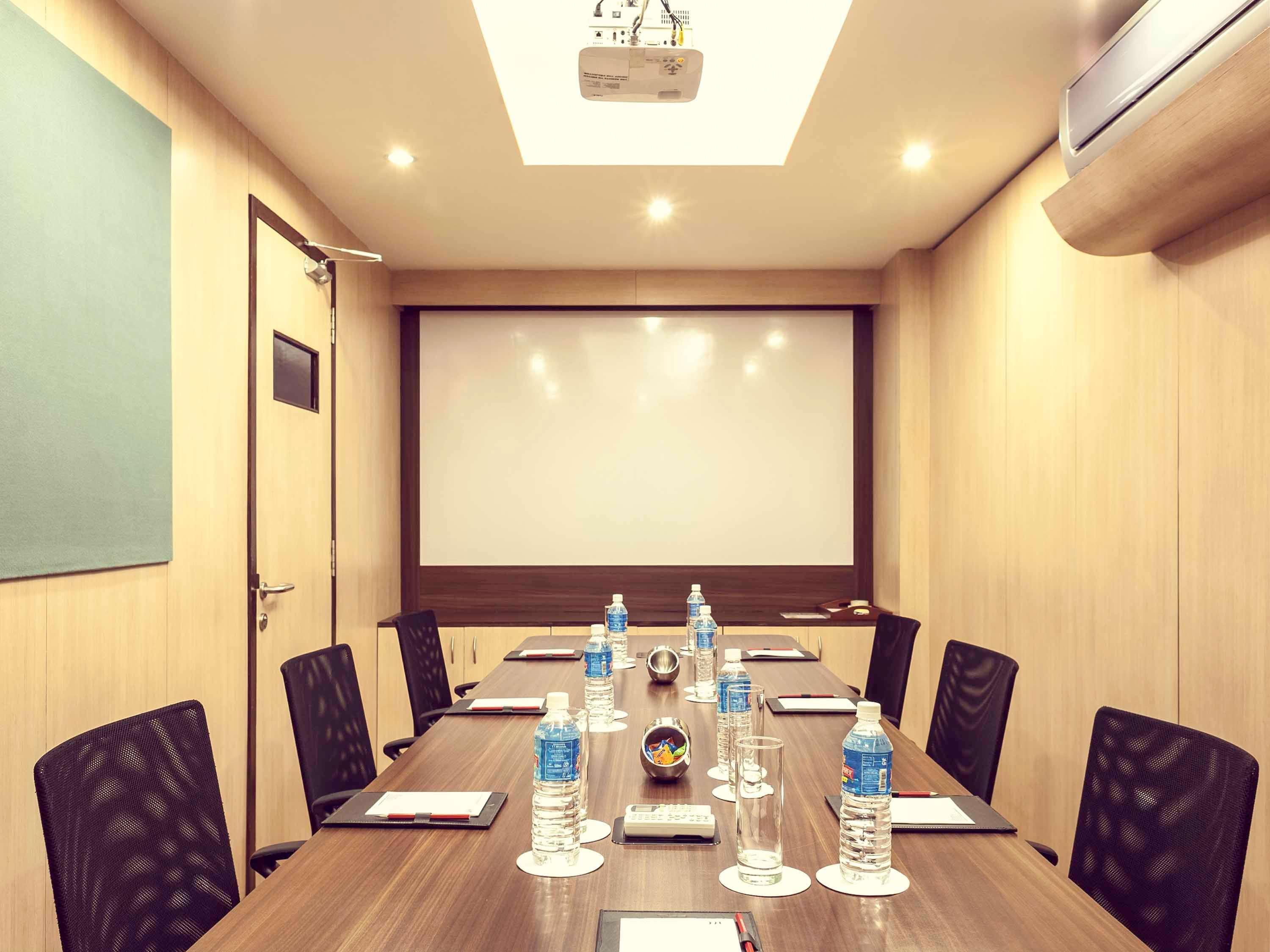 Grand Mercure Vadodara Surya Palace Εξωτερικό φωτογραφία