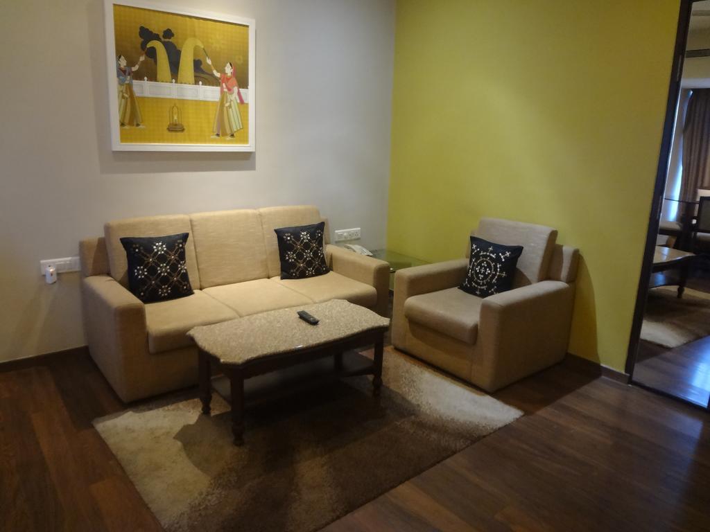 Grand Mercure Vadodara Surya Palace Εξωτερικό φωτογραφία
